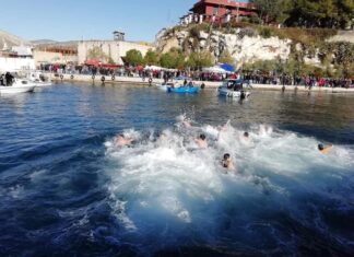 Θεοφάνεια στο Κερατσίνι – Φωτογραφίες από την Ισχυόσκαλα