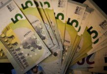 Ποιοι επαγγελματίες μπορούν να μην ενταχθούν στο καθεστώς ΦΠΑ – Ποιο είναι το όριο και τι θα συμβεί αν το υπερβούν