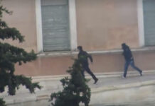 Γεροβασίλη: Αστυνομικοί οι κουκουλοφόροι στο περιστύλιο της Βουλής