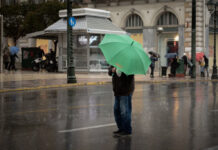 Καιρός: Σάββατο με "μπουμπουνητά" και καταιγίδες – "Ποτάμια" ξανά οι δρόμοι