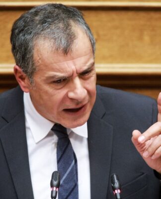 Θεοδωράκης: Μου πρότειναν να γίνω υπουργός ή βουλευτής Επικρατείας