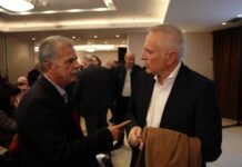 Νέο "άνοιγμα" Τσίπρα προς την κεντροαριστερά – Μπίστης και Ραγκούσης στην ομιλία του στο "Τιτάνια"