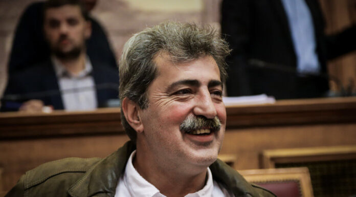 Τι απαντά ο Πολάκης για τα πλαστά πτυχία του πρώην διοικητή στο Γενικό Κρατικό Νίκαιας