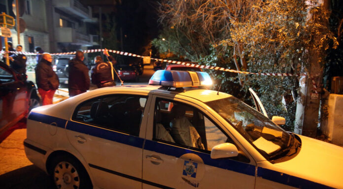 Άγιος Δημήτριος: Η ΕΚΑΜ έδωσε τέλος στο θρίλερ – 60χρονος απειλούσε να αυτοκτονήσει