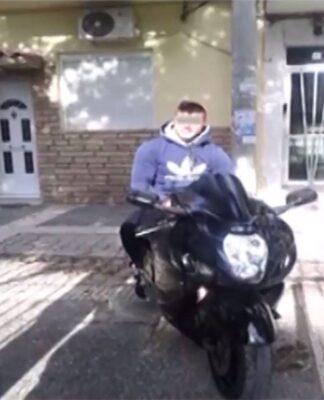Έγκλημα στον Πειραιά: Τα πρώτα λόγια του δράστη όταν παραδόθηκε στους αστυνομικούς
