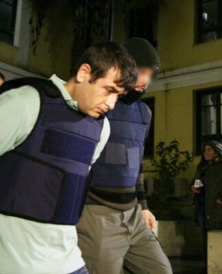Φυλακές Κορυδαλλού: Ο ένας τον κρατούσε, ο άλλος τον κατέσφαζε.