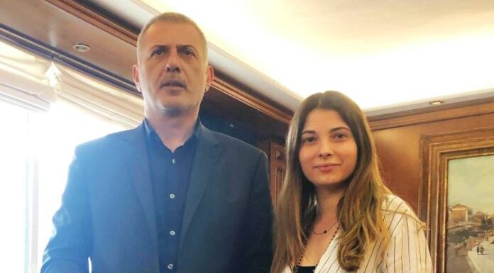 ΔΗΜΟΤΙΚΕΣ ΕΚΛΟΓΕΣ ΠΕΙΡΑΙΑ: Η Βέρα Σαραντάκου υποψήφια με τον Γιάννη Μώραλη