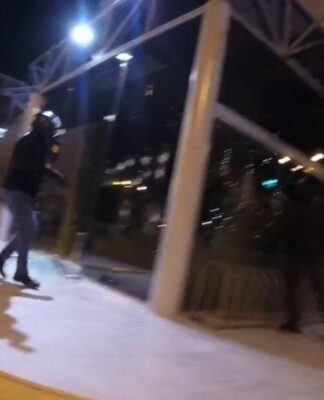 Ρουβίκωνας: Έσπασαν κατάστημα με βαριοπούλες. video