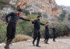«Μην πολεμάς τον Έλληνα»: To τραγούδι Κρητικών που ταρακούνησε όλη την Ελλάδα