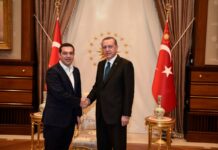 Η Τουρκία επικήρυξε τους 8 Τούρκους αξιωματικούς ανήμερα της επίσκεψης Τσίπρα στην Άγκυρα
