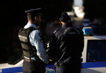 Χαλκίδα: Ξύπνησε με τους ληστές από πάνω της – Μαρτύριο για γυναίκα με άγριο ξύλο στο σπίτι της.