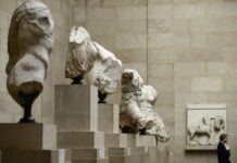 Αρθρογράφος Guardian: Να μοιραστούν Ελλάδα και Βρετανία τα Μάρμαρα του Παρθενώνα.
