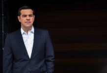 Τσίπρας… καλεί το «παλιό ΠΑΣΟΚ» και προκαλεί «μουρμούρες» στον ΣΥΡΙΖΑ