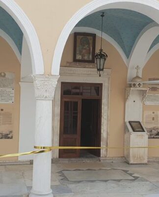 ΥΔΡΑ: Άρπαξαν κειμήλια από τον Καθεδρικό Ναό (φωτο)