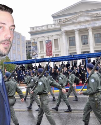 Σαράντος Ευσταθόπουλος: «Η Φιλαρμονική του Δήμου Πειραιά να παίξει Μακεδονία Ξακουστή την 25η Μαρτίου»
