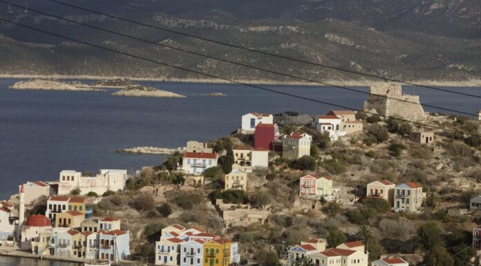 Θύελλα αντιδράσεων για το Καστελόριζο που… "δεν ανήκει στο Αιγαίο"
