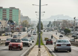 Καιρός αύριο: Συννεφιασμένη 25η Μαρτίου – Βροχές και πτώση θερμοκρασίας από Τρίτη.