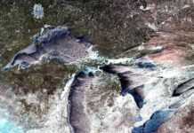 Ο σκληρός χειμώνας πάγωσε τις Μεγάλες Λίμνες – Εντυπωσιακές εικόνες
