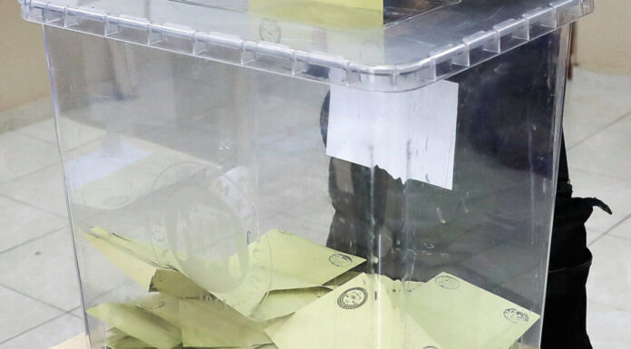Εκλογές στην Τουρκια: Δύο νεκροί σε εκλογικό κέντρο.