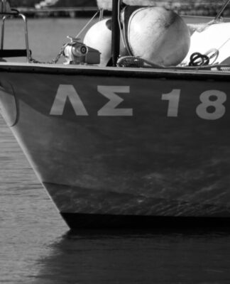 Εισροή υδάτων στο πλοίο "Πηνελόπη Α". Έχει πάρει κλίση 10 μοίρες