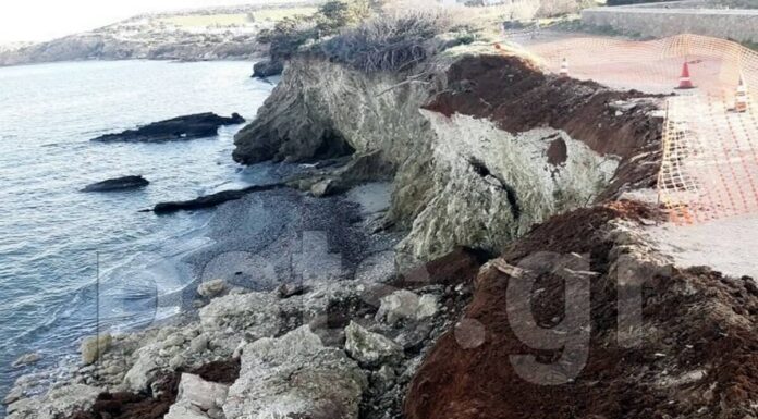 Πάρος: Ο δρόμος… έπεσε στη θάλασσα. – video