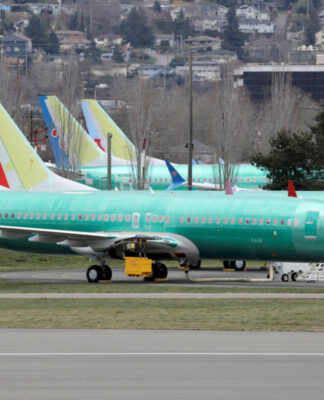 "Τελειώνουν" τα Boeing 737 σε όλο τον κόσμο. "Χιονοστιβάδα" οι απαγορευτικές αποφάσεις χωρών