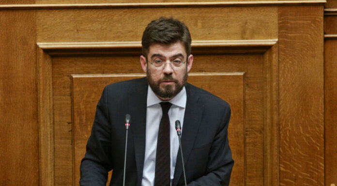 Καλογήρου για μολότοφ: Η κατοχή όχι η χρήση γίνεται πλημμέλημα