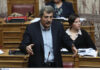 Ο Πολάκης αφιέρωσε τραγούδι στα «λαμόγια» – «Δεν μπορώ να μην τους γλεντάω» – video
