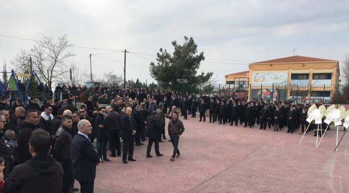 Δημήτρης Τσαλής: Ράγισαν καρδιές στην κηδεία του άτυχου πυροσβέστη – video, pics