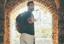 Σάκης Τανιμανίδης: Ο διάλογος με follower και το block (ptotos)