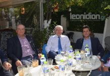 Κώστας Καραμανλής: Βόλτα για καφεδάκι στο Λεωνίδιο