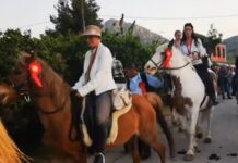 Ναύπλιο: Η περιφορά της εικόνας του Αγίου Γεωργίου με άλογα – Τίμησαν τον Μεγαλομάρτυρα – video