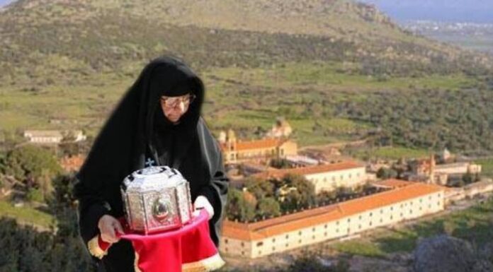 Οδοιπορικό στην Ιερά Μονή Αγίου Ραφαήλ στη Μυτιλήνη που πανηγυρίζει