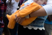 Αμαλιάδα: Βρέφος σώθηκε την τελευταία στιγμή.