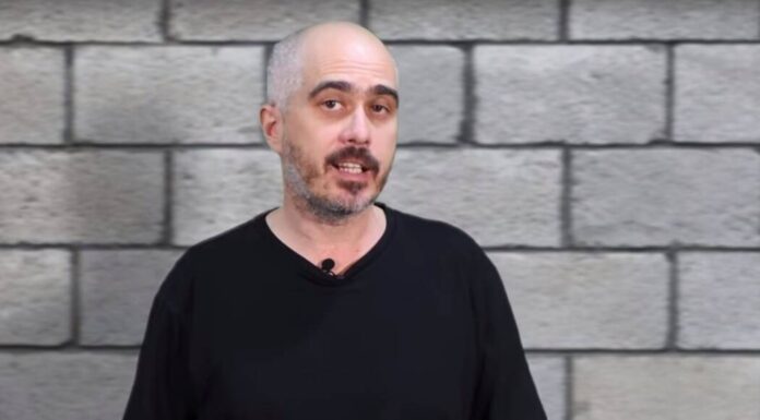 Kι όμως! Ο Βαγγέλης Χαρισόπουλος ήθελε να γίνει ηθοποιός αρχικά – Όσα αποκάλυψε