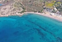 Πόρτο Χέλι: Μια φυσική "πισίνα" στη σκιά του ακριβότερου ξενοδοχείου της Ευρώπης