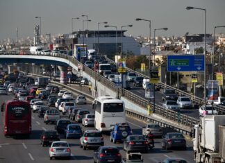 Κηφισός: Καραμπόλα στη Λένορμαν και μεγάλο μποτιλιάρισμα στο Ποτάμι