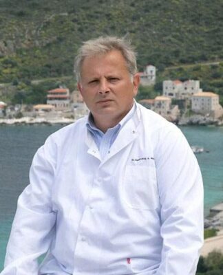 «Δεν ξέρω τι είναι η άδεια, τι είναι να πάρεις ρεπό» λέει ο Ανάργυρος Μαριόλης, καλύτερος οικογενειακός γιατρός της Ευρώπης για το 2019