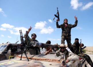 Λιβύη: Μακελειό από επίθεση του στρατάρχη Χάφταρ εναντίον της πρωτεύουσας.