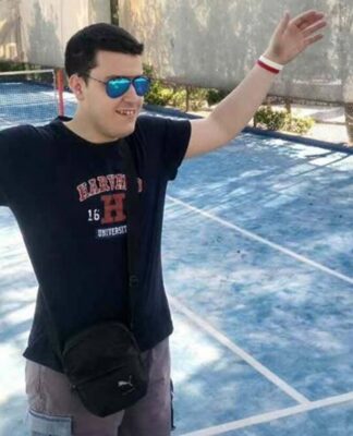 Θοδωρής Ντούμας: Ο μαχητής της ζωής που "κατατροπώνει" τη νόσο Batten και συγκινεί.