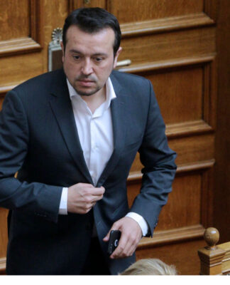 Τι απαντά ο Παππάς για την χρηματοδότηση της ταινίας του Γαβρά με τον Βαρουφάκη