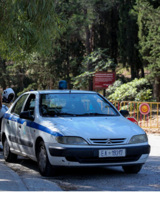 Ίος: Σκότωσε τη γυναίκα που του χάρισε 4 παιδιά – "Άρχισα να την μαχαιρώνω πάνω στα νεύρα μου".