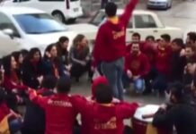Σοκαριστικό ατύχημα. Αυτοκίνητο παρέσυρε οπαδούς της Γαλατασαράι – video