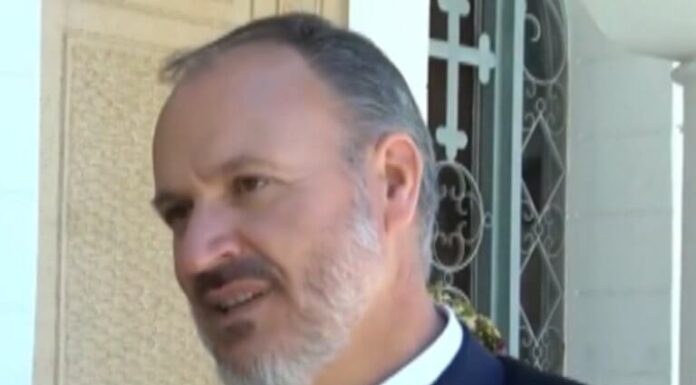 Χαλκίδα: Συγκλονίζει ο πατέρας που είδε να σκοτώνεται το παιδί του από ναυτική φωτοβολίδα – video