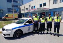 Πιερία: Αγοράκι γεννήθηκε έξω από Αστυνομικό Τμήμα – Διασώστες του ΕΚΑΒ και αστυνομικοί βοήθησαν στη γέννα (Photo)