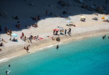 Οι γαλάζιες σημαίες σε Αττική, Θεσσαλονίκη και όλα τα νησιά