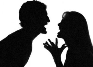 Δεν φαντάζεστε ποιοι Έλληνες «μαλλιοτραβιούνται» στο Facebook (photos)