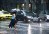 Καιρός αύριο: Βροχές παντού και… άνοδος της θερμοκρασίας – Που θα πιάσει "32άρια"