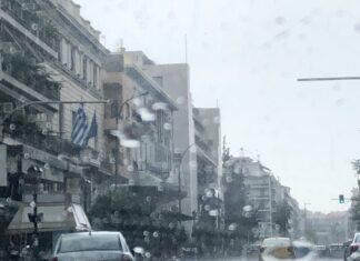 Σφοδρή κακοκαιρία με χαλάζι πλήττει τον Πειραιά (ΦΩΤΟ)