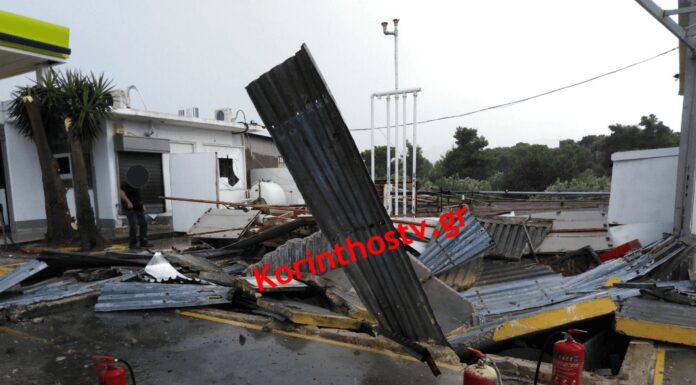 Απίστευτες εικόνες. Κεραυνός ισοπέδωσε αποθήκη βενζινάδικου στα Ίσθμια.